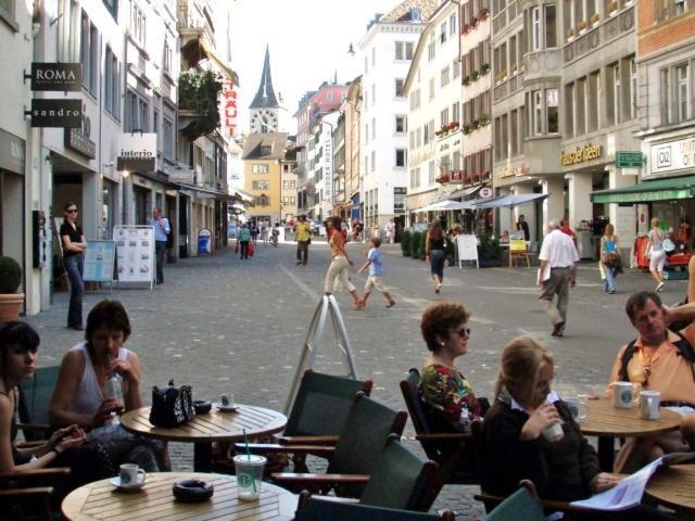 Pedestrian Area Close To Bahnhofstrasse Zürich Exterior foto
